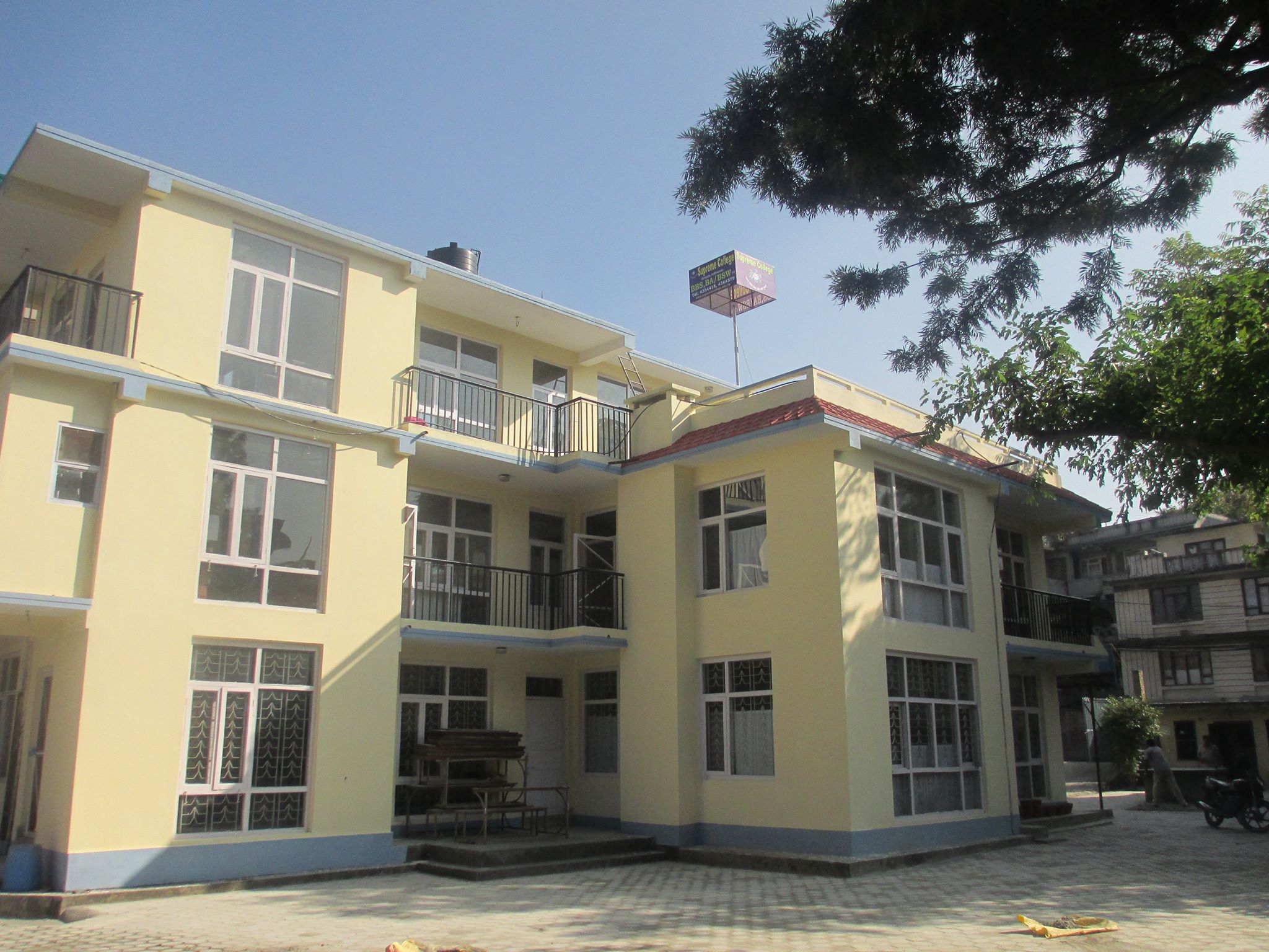 ​Supreme College